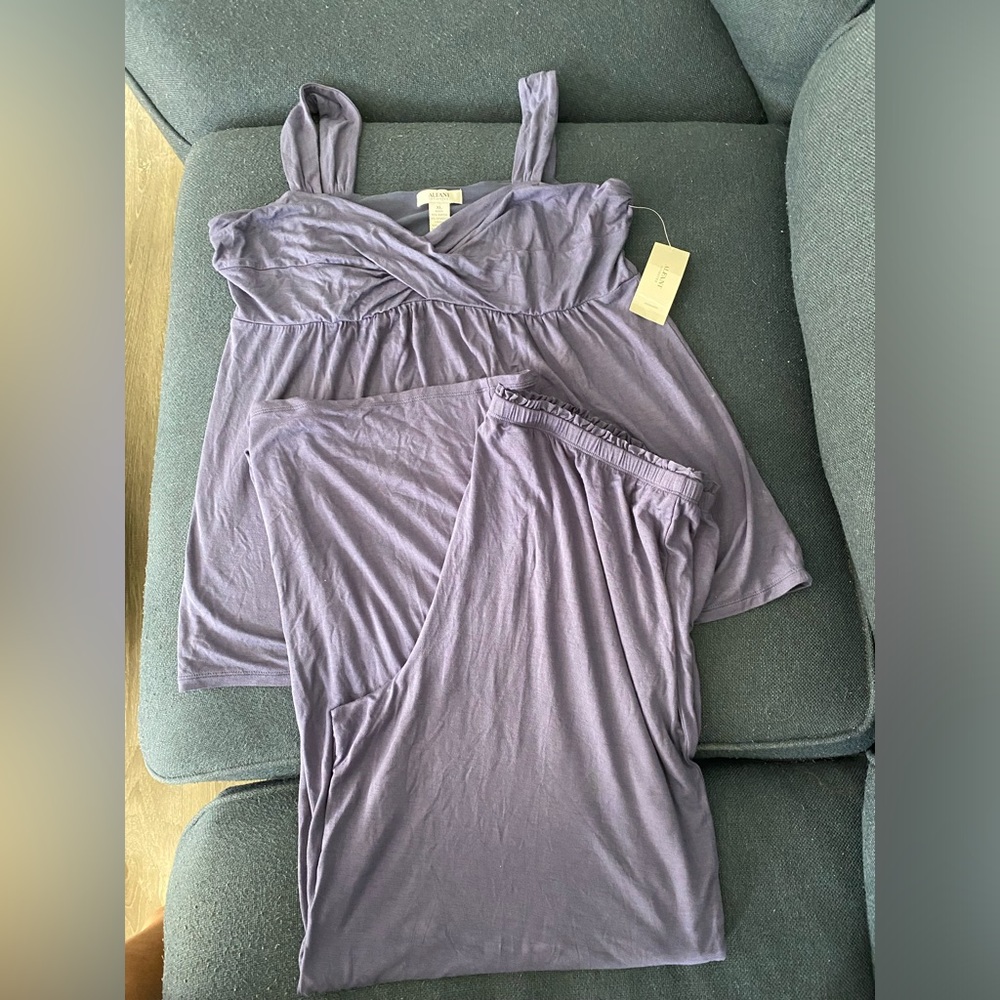 NWT Alfani Intimates 2 piece pajama/loungewear. Size XL. British Blue.
